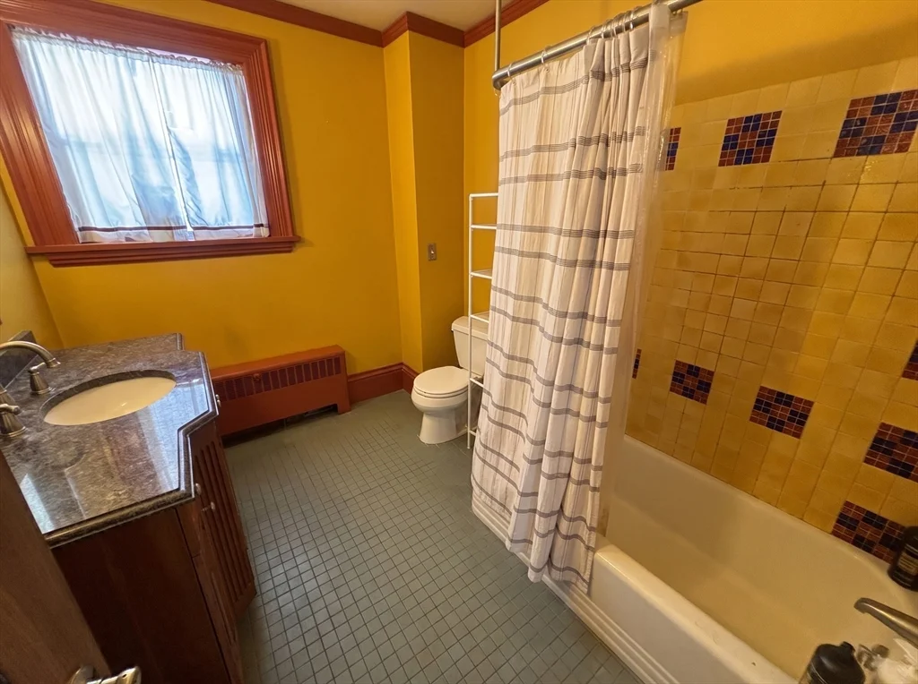 3 bed, 2 bath apartment for rent at 407 Main Unit C, Medford — photo 12 of 26