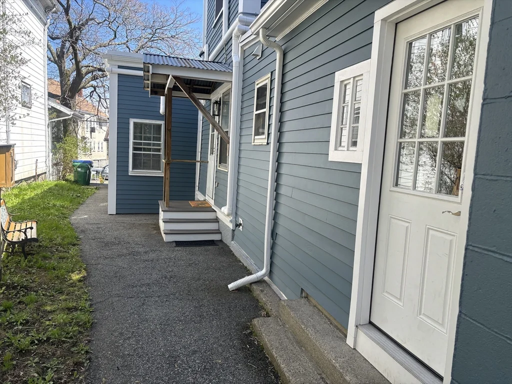 3 bed, 2 bath apartment for rent at 407 Main Unit C, Medford — photo 24 of 26