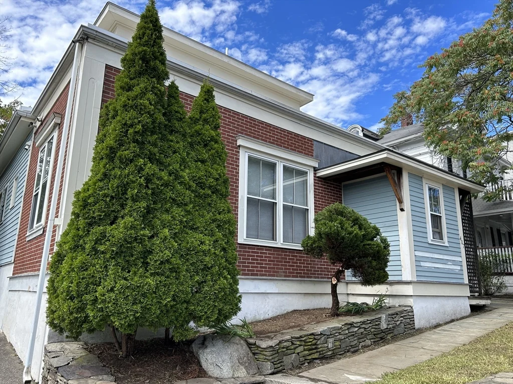 3 bed, 2 bath apartment for rent at 407 Main Unit C, Medford — photo 9 of 26