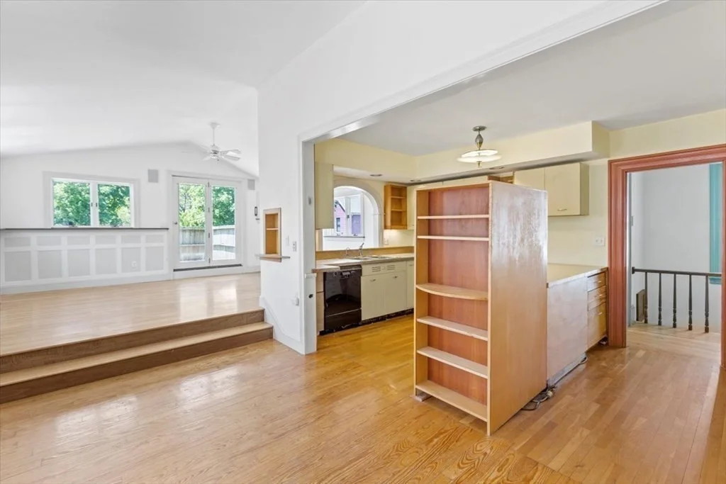 3 bed, 2 bath apartment for rent at 407 Main Unit C, Medford — photo 3 of 26