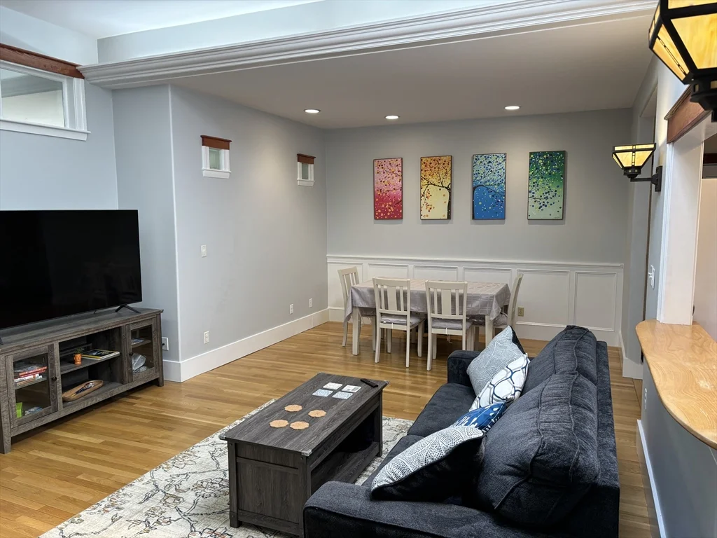 2 bed, 1 bath apartment for rent at 407 Main Unit D, Medford — photo 3 of 3