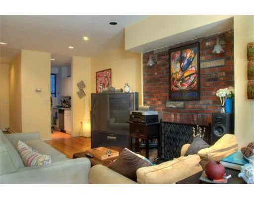 2 bed, 1.5 bath apartment for rent at 407 Marlborough St Unit 1A, Back Bay — photo 4 of 28