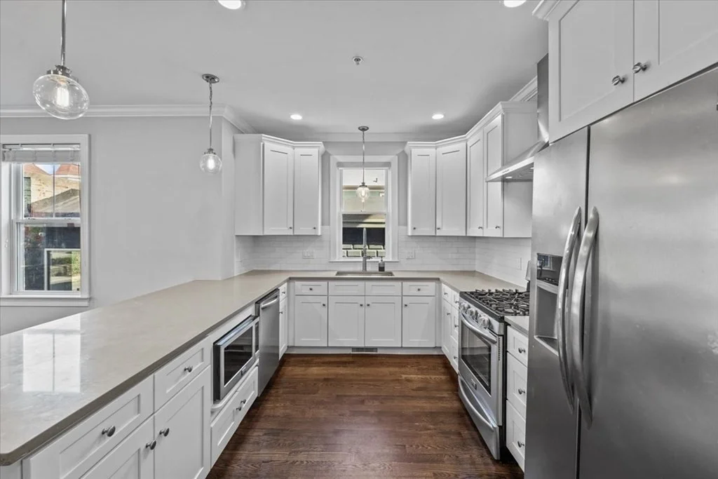 2 bed, 3 bath apartment for rent at 407 Pleasant St Unit 1, Melrose — photo 2 of 17