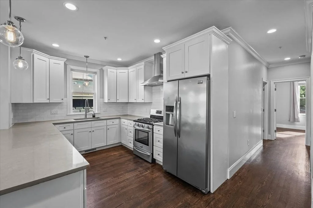 2 bed, 3 bath apartment for rent at 407 Pleasant St Unit 1, Melrose — photo 4 of 17