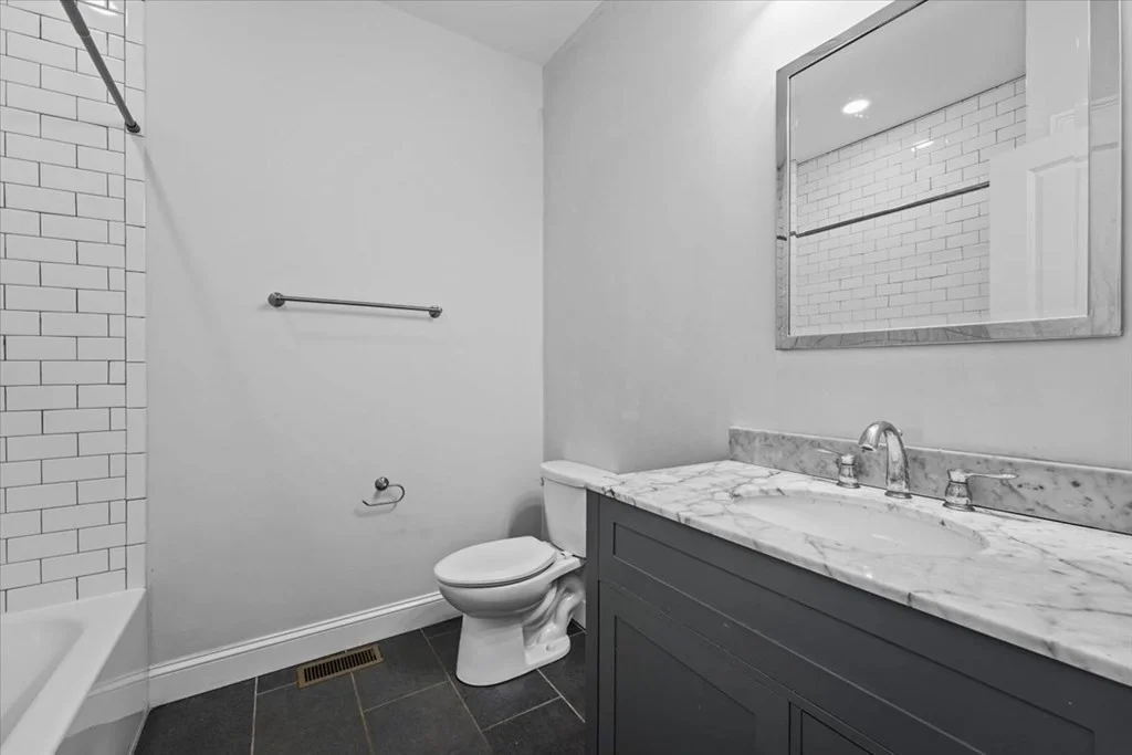 2 bed, 3 bath apartment for rent at 407 Pleasant St Unit 1, Melrose — photo 8 of 17