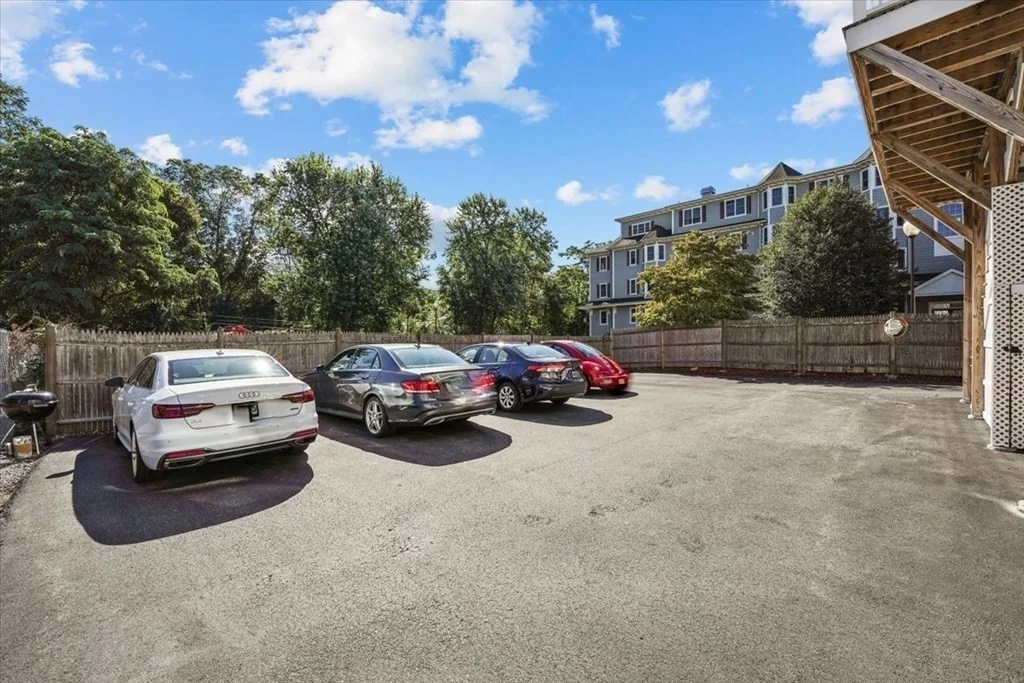 2 bed, 3 bath apartment for rent at 407 Pleasant St Unit 1, Melrose — photo 15 of 17