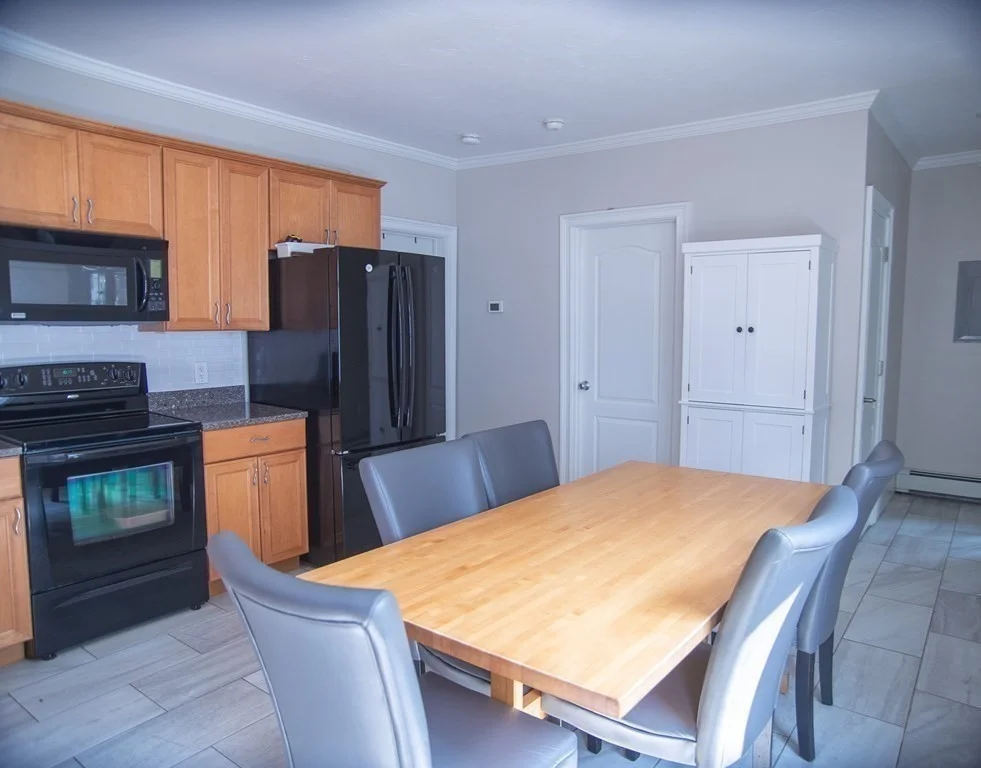 4 bed, 2 bath apartment for rent at 407 Trapelo Rd Unit 407, Waverley — photo 4 of 27