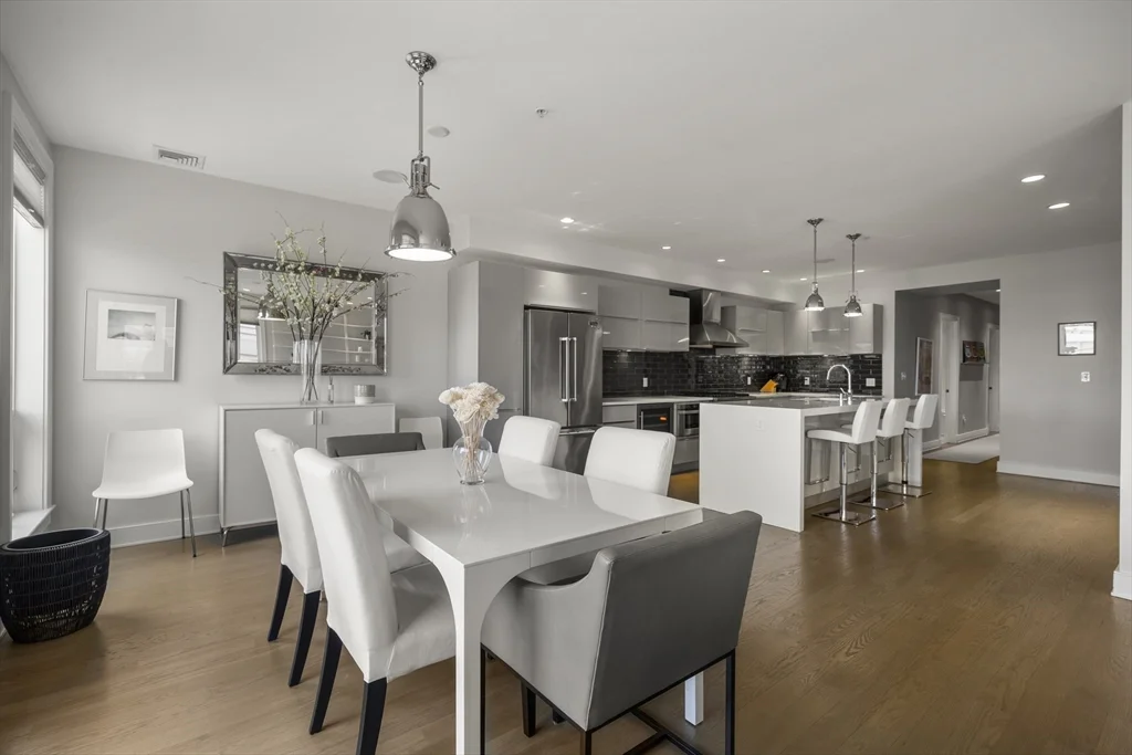 2 bed, 2 bath apartment for rent at 407 W 1st St Unit 302, South Boston — photo 6 of 28