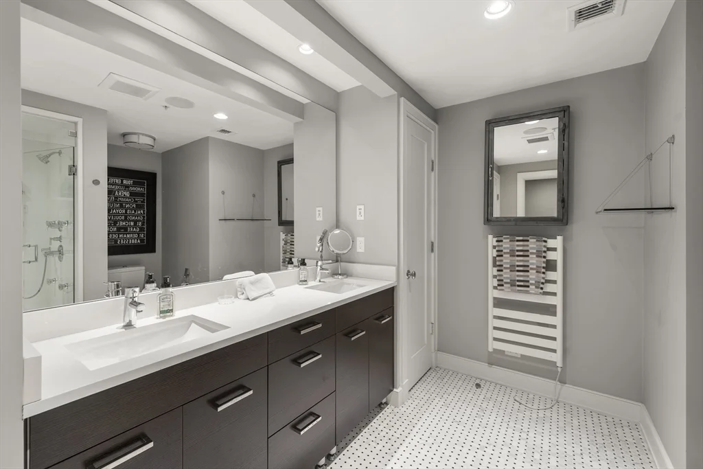 2 bed, 2 bath apartment for rent at 407 W 1st St Unit 302, South Boston — photo 16 of 28