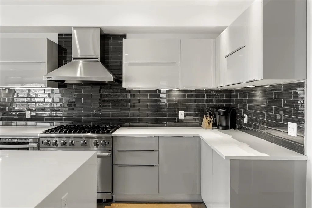 2 bed, 2 bath apartment for rent at 407 W 1st Unit 302, South Boston — photo 20 of 29