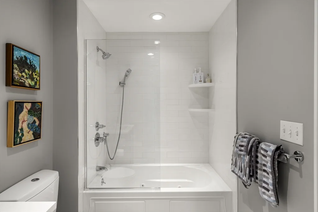 2 bed, 2 bath apartment for rent at 407 W 1st Unit 302, South Boston — photo 25 of 29
