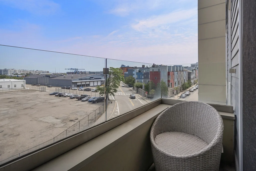 2 bed, 2 bath apartment for rent at 407 W 1st Unit 302, South Boston — photo 11 of 29