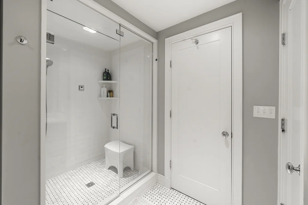 2 bed, 2 bath apartment for rent at 407 W 1st Unit 302, South Boston — photo 27 of 29