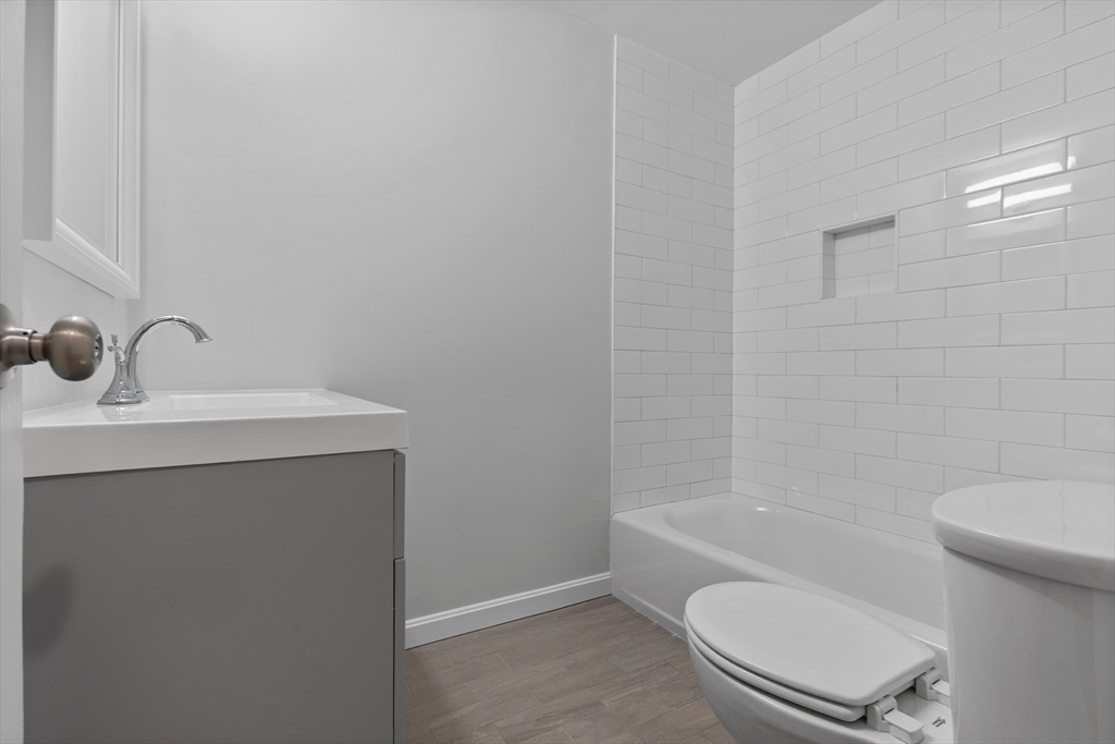 2 bed, 1 bath apartment for rent at 407 Washington Unit 1, Westwood — photo 11 of 15