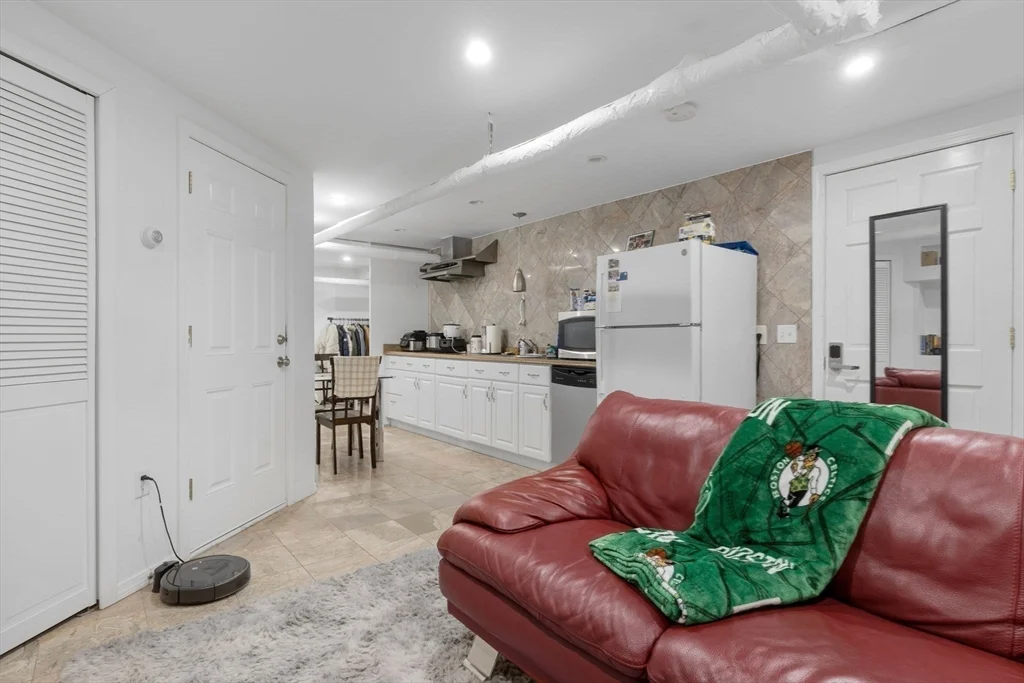 1 bed, 1 bath apartment for rent at 407A Broadway Unit 1, Harvard Square — photo 12 of 15
