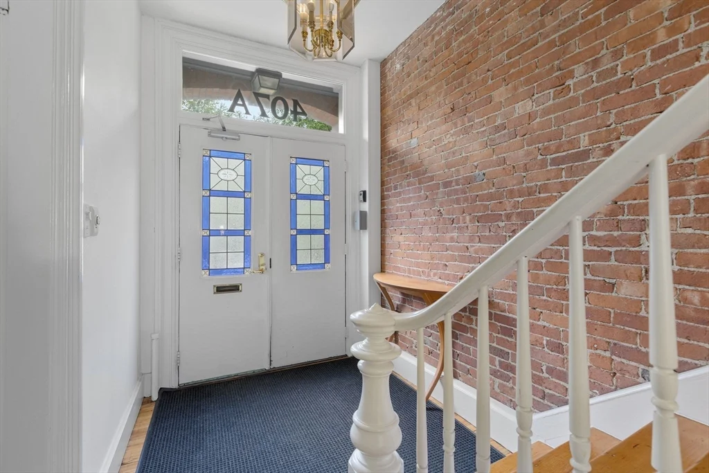 1 bed, 1 bath apartment for rent at 407A Broadway Unit 2, Harvard Square
