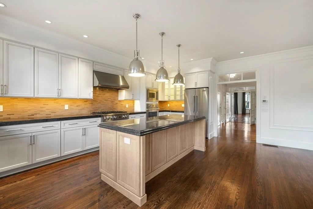 3 bed, 2 bath apartment for rent at 408 Beacon St Unit 2, Back Bay — photo 8 of 32