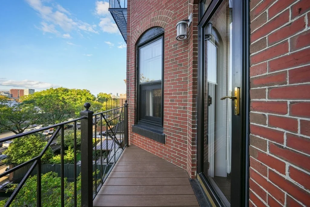 3 bed, 2 bath apartment for rent at 408 Beacon St Unit 2, Back Bay — photo 13 of 32