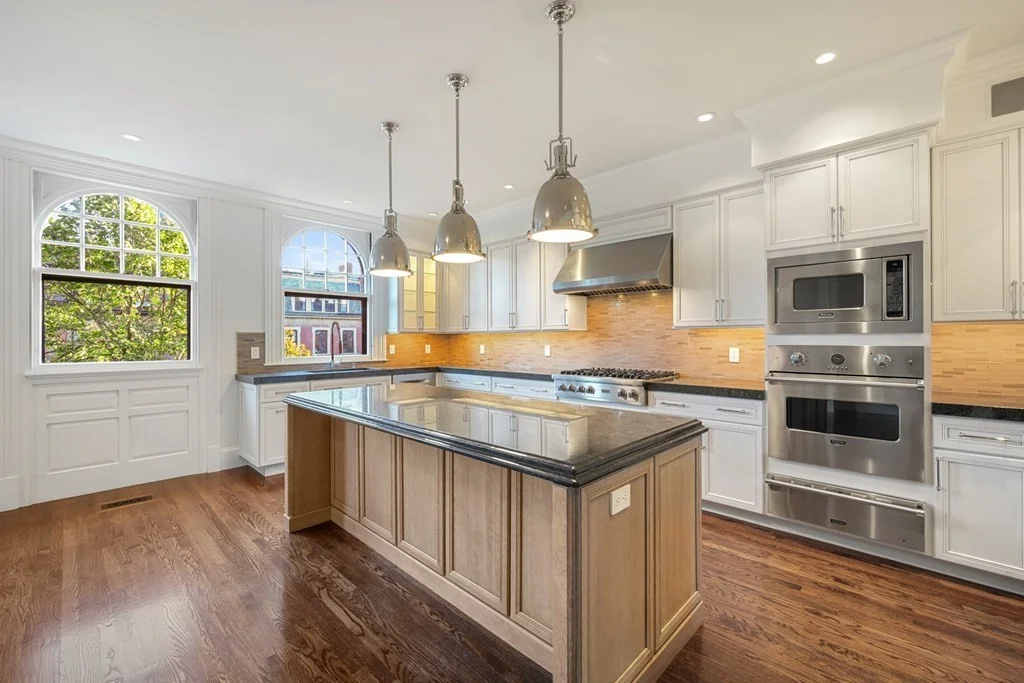 3 bed, 2 bath apartment for rent at 408 Beacon St Unit 2, Back Bay — photo 1 of 32