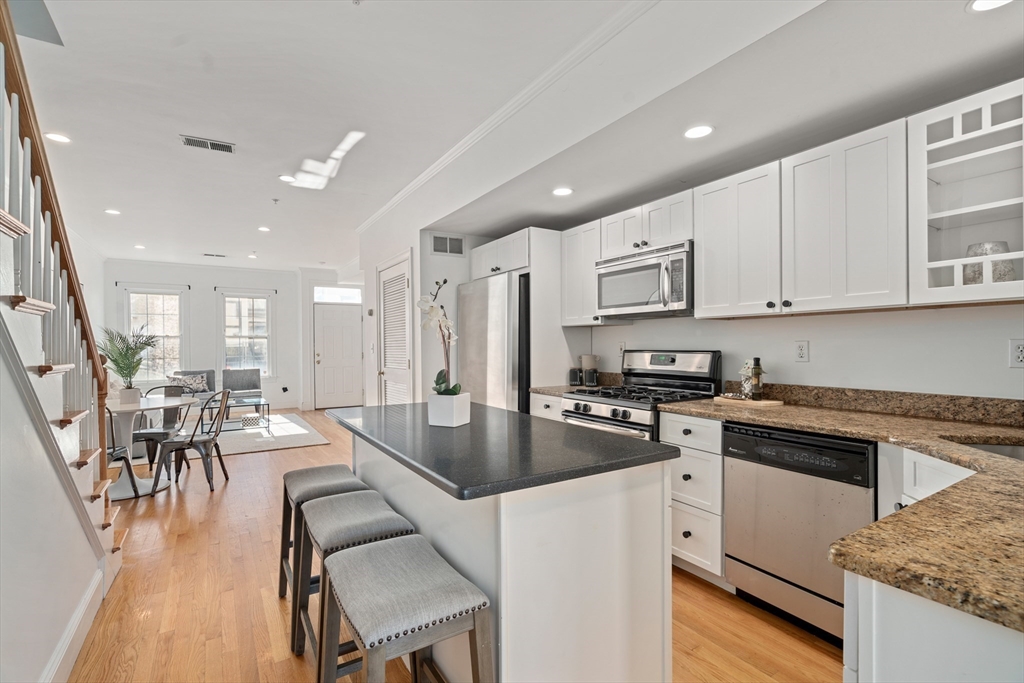 3 bed, 2 bath apartment for rent at 408 E Third Unit 3, South Boston — photo 5 of 23