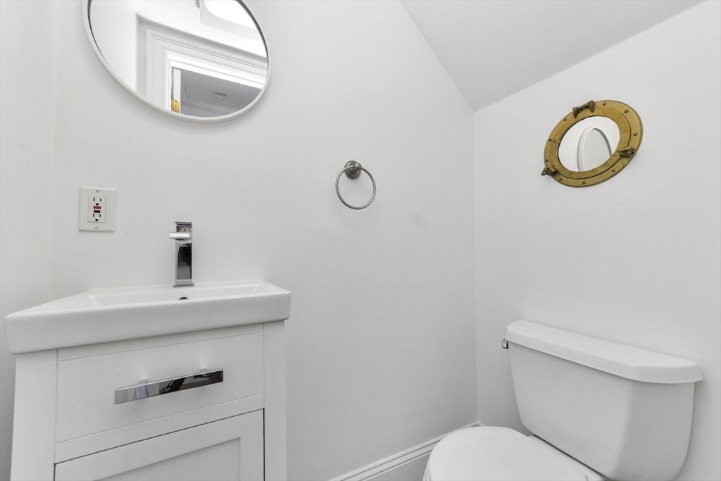 3 bed, 2 bath apartment for rent at 408 E Third Unit 3, South Boston — photo 18 of 23