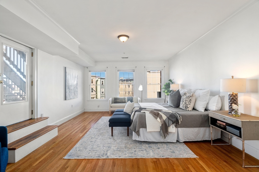 3 bed, 2 bath apartment for rent at 408 E Third Unit 3, South Boston — photo 9 of 23