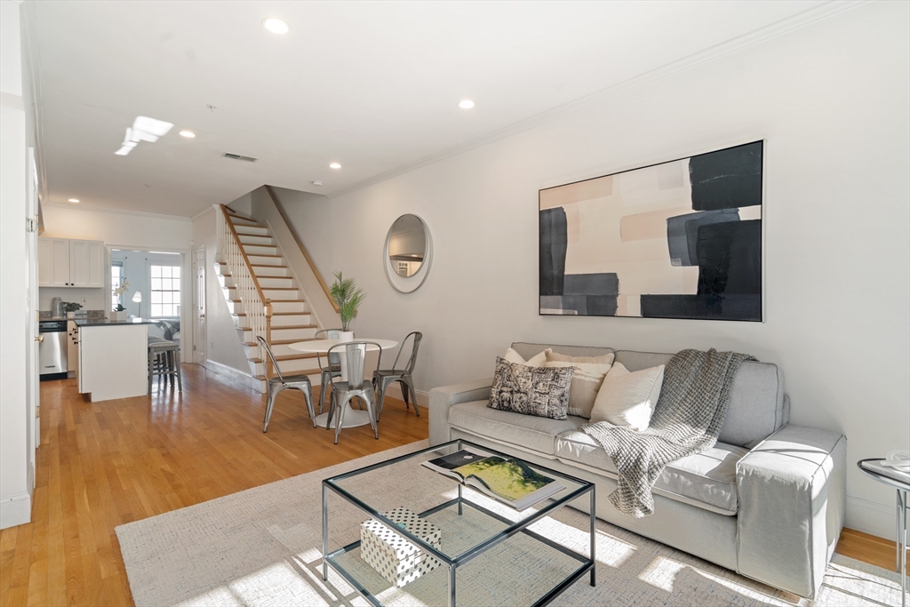 3 bed, 2 bath apartment for rent at 408 E Third Unit 3, South Boston — photo 4 of 23