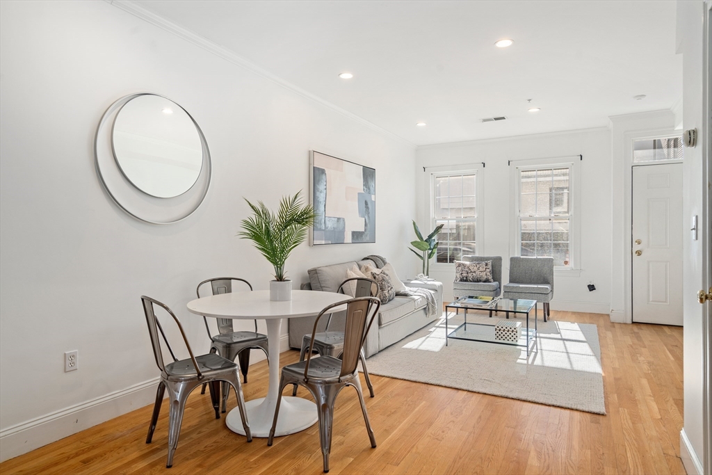 3 bed, 2 bath apartment for rent at 408 E Third Unit 3, South Boston — photo 3 of 23