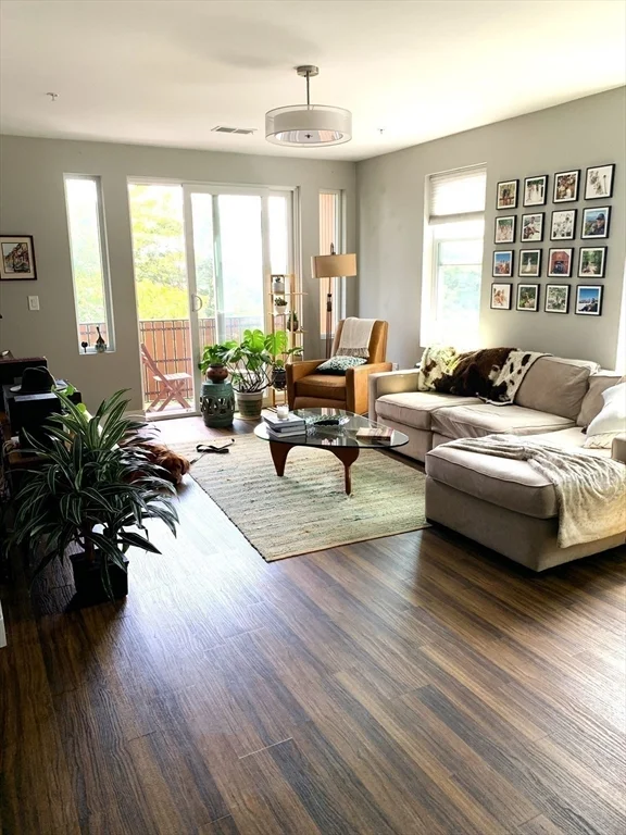 2 bed, 2 bath apartment for rent at 408 E 8th St Unit 3, South Boston — photo 11 of 33
