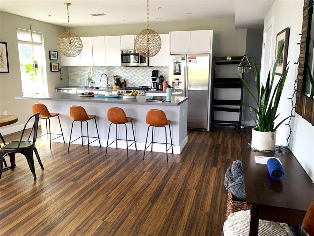 2 bed, 2 bath apartment for rent at 408 E 8th St Unit 3, South Boston — photo 5 of 33