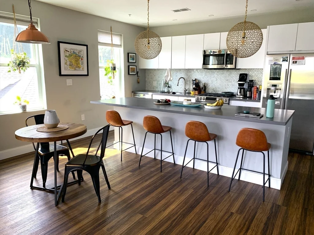 2 bed, 2 bath apartment for rent at 408 E 8th St Unit 3, South Boston — photo 6 of 33