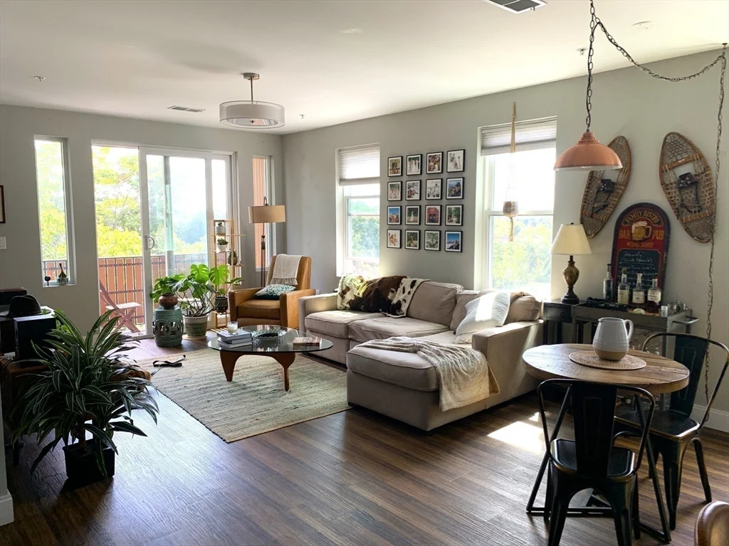 2 bed, 2 bath apartment for rent at 408 E 8th St Unit 3, South Boston — photo 10 of 33