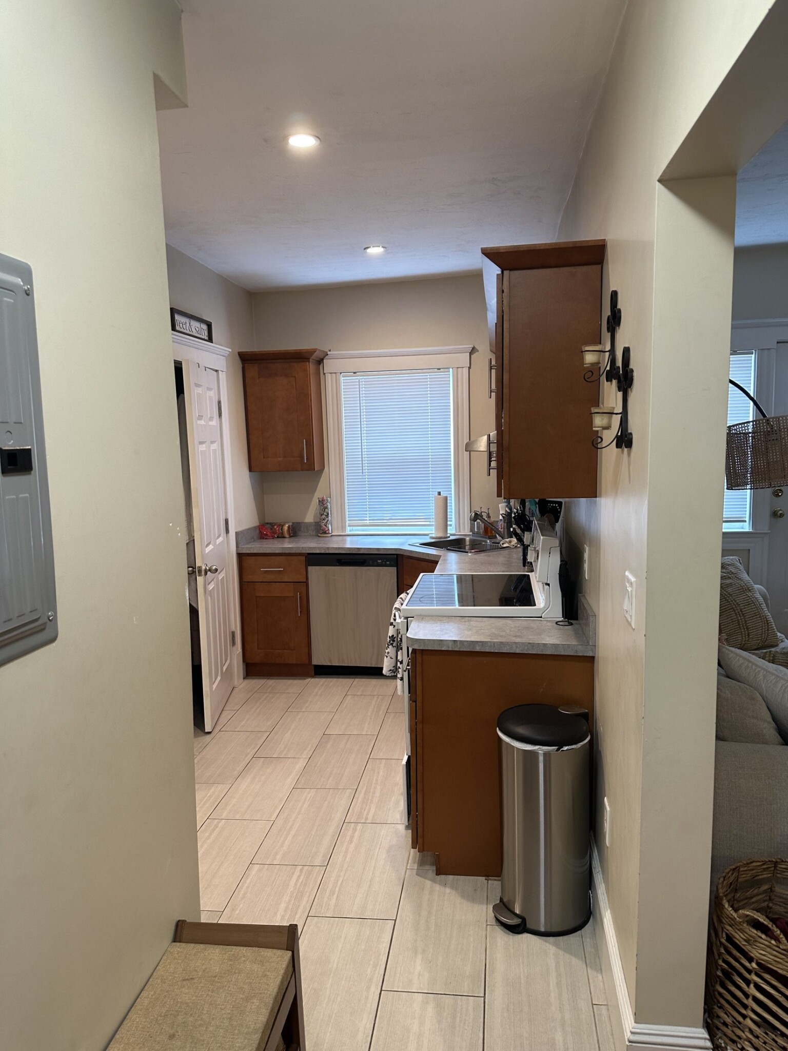 2 bed, 1 bath apartment for rent at 408 Neponset Ave Unit 3L, Dorchester — photo 21 of 22