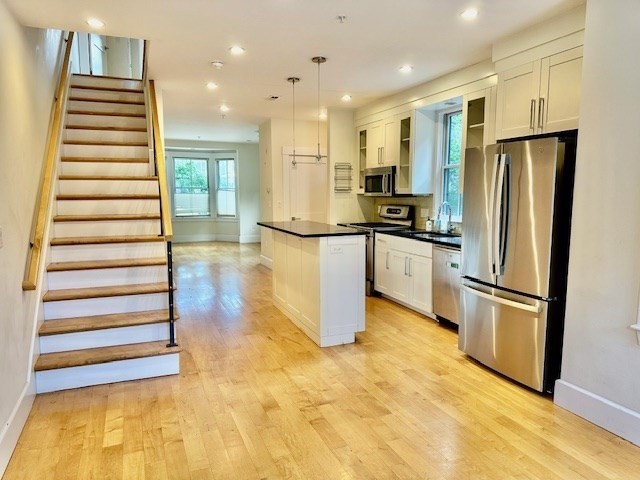 3 bed, 2 bath apartment for rent at 408 Putnam Ave Unit 408, Cambridgeport — photo 3 of 15