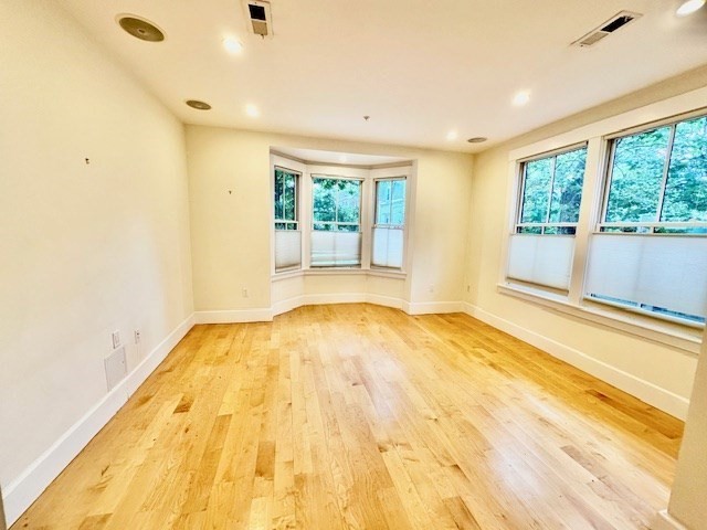 3 bed, 2 bath apartment for rent at 408 Putnam Ave Unit 408, Cambridgeport — photo 4 of 15