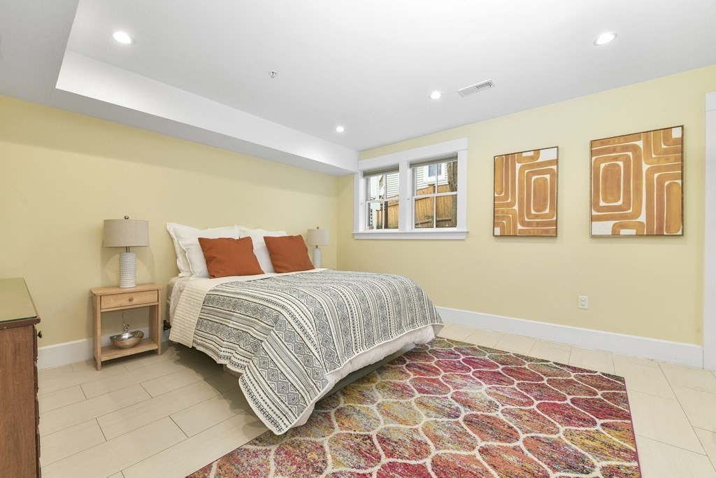 2 bed, 2 bath apartment for rent at 408R Putnam Ave Unit R, Cambridgeport — photo 9 of 17