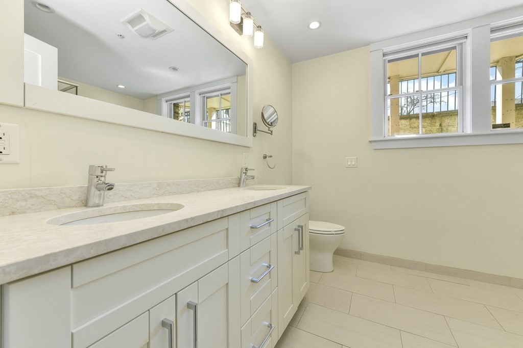 2 bed, 2 bath apartment for rent at 408R Putnam Ave Unit R, Cambridgeport — photo 11 of 17