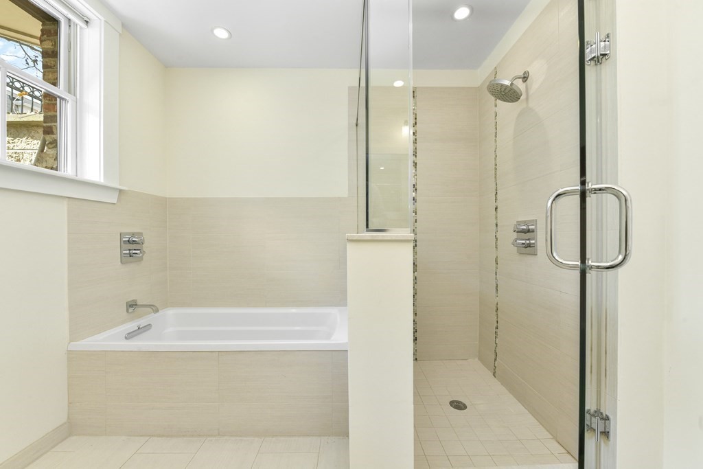 2 bed, 2 bath apartment for rent at 408R Putnam Ave Unit R, Cambridgeport — photo 12 of 17