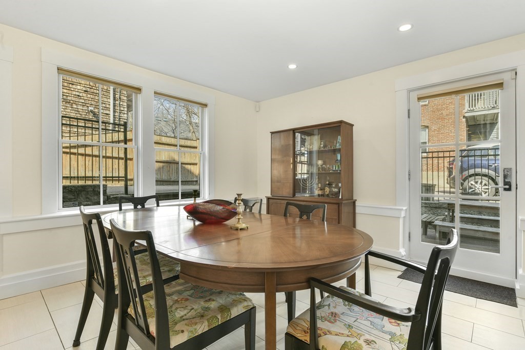 2 bed, 2 bath apartment for rent at 408R Putnam Ave Unit R, Cambridgeport — photo 5 of 17