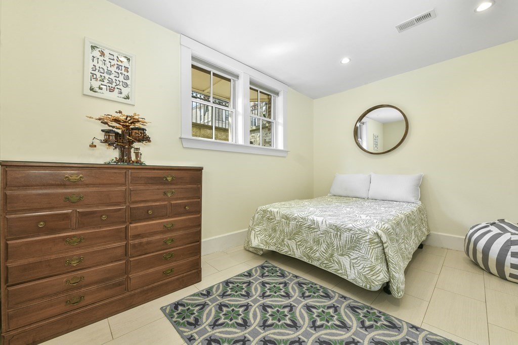 2 bed, 2 bath apartment for rent at 408R Putnam Ave Unit R, Cambridgeport — photo 13 of 17