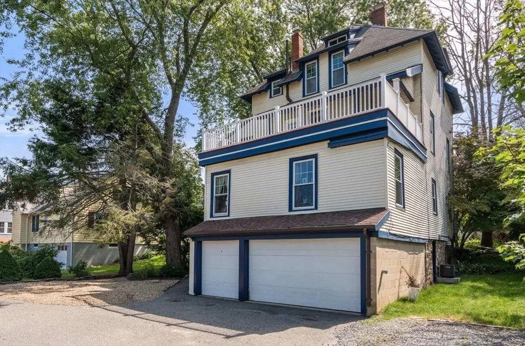 3 bed, 1 bath apartment for rent at 409 Atlantic Ave Unit 0, Marblehead — photo 26 of 29