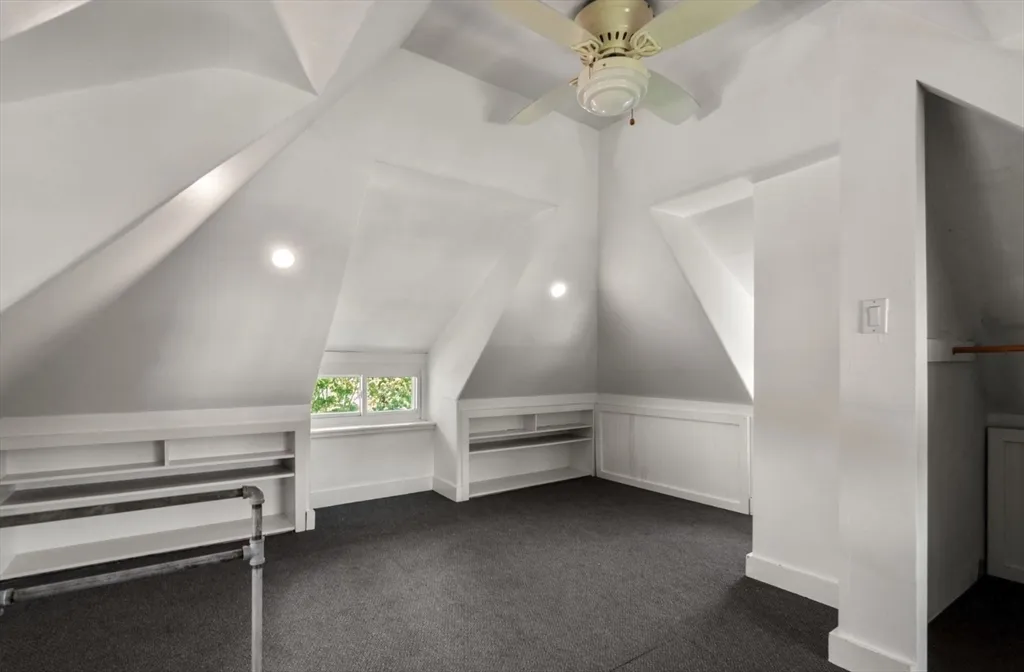3 bed, 1 bath apartment for rent at 409 Atlantic Ave Unit 0, Marblehead — photo 21 of 29