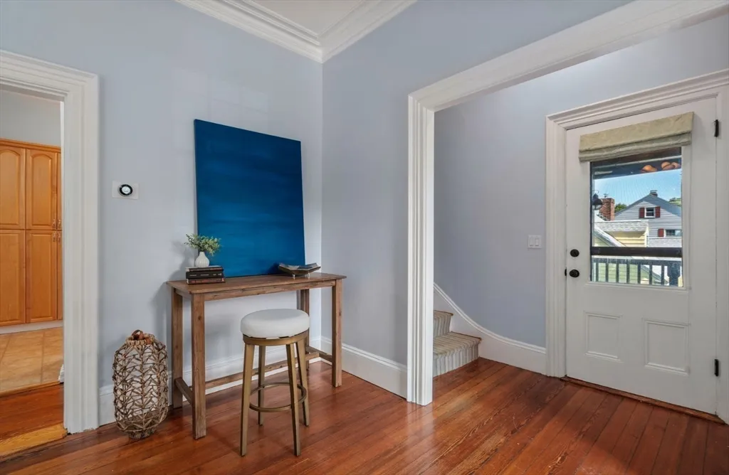 3 bed, 1 bath apartment for rent at 409 Atlantic Ave Unit 0, Marblehead — photo 14 of 29