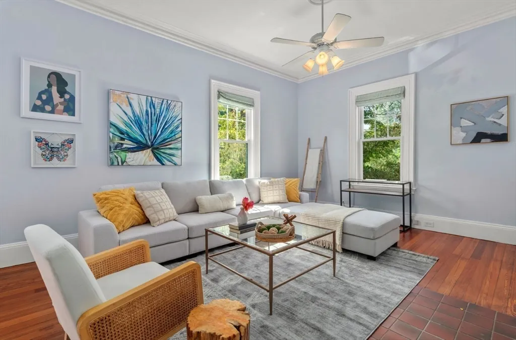 3 bed, 1 bath apartment for rent at 409 Atlantic Ave Unit 0, Marblehead — photo 3 of 29