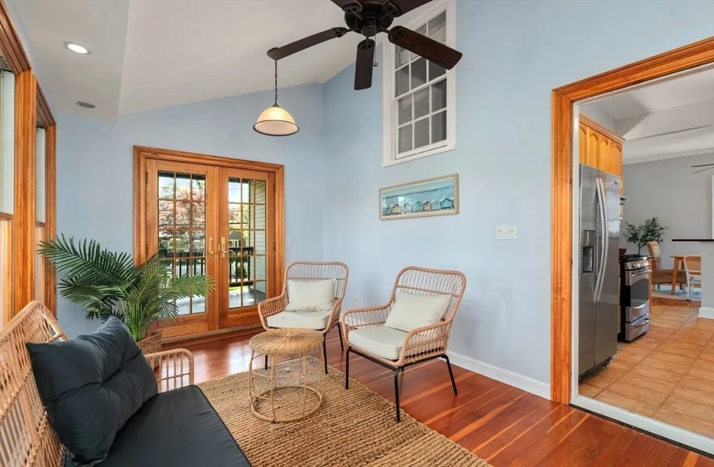 3 bed, 1 bath apartment for rent at 409 Atlantic Ave Unit 0, Marblehead — photo 11 of 29