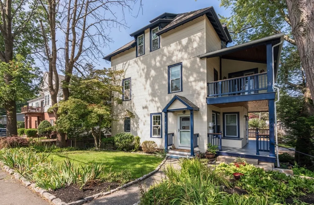 3 bed, 1 bath apartment for rent at 409 Atlantic Ave Unit 0, Marblehead — photo 1 of 29