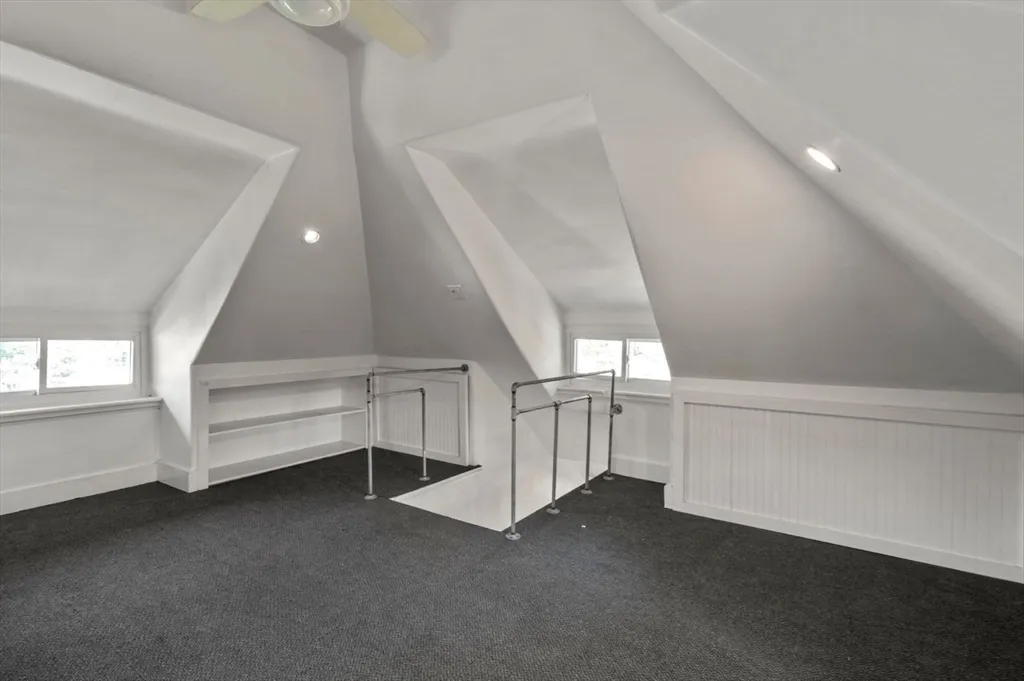 3 bed, 1 bath apartment for rent at 409 Atlantic Ave Unit 0, Marblehead — photo 20 of 29
