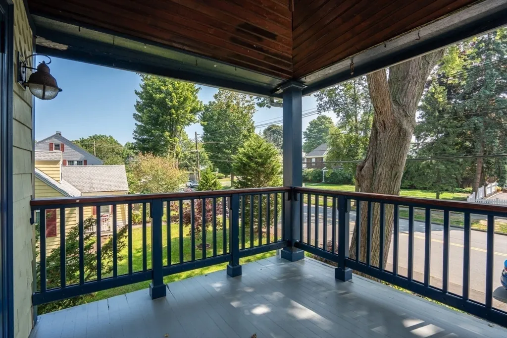 3 bed, 1 bath apartment for rent at 409 Atlantic Ave Unit 0, Marblehead — photo 24 of 29