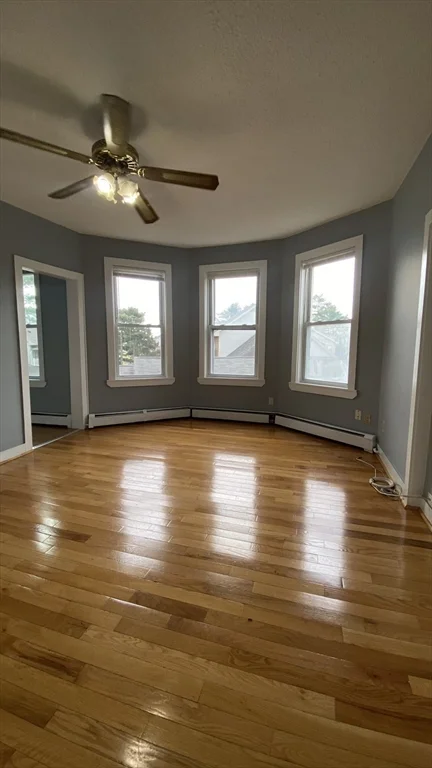 3 bed, 1 bath apartment for rent at 409 Chestnut St Unit 3, Lynn — photo 2 of 11