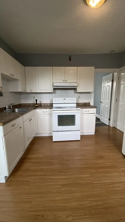 3 bed, 1 bath apartment for rent at 409 Chestnut St Unit 3, Lynn — photo 11 of 11